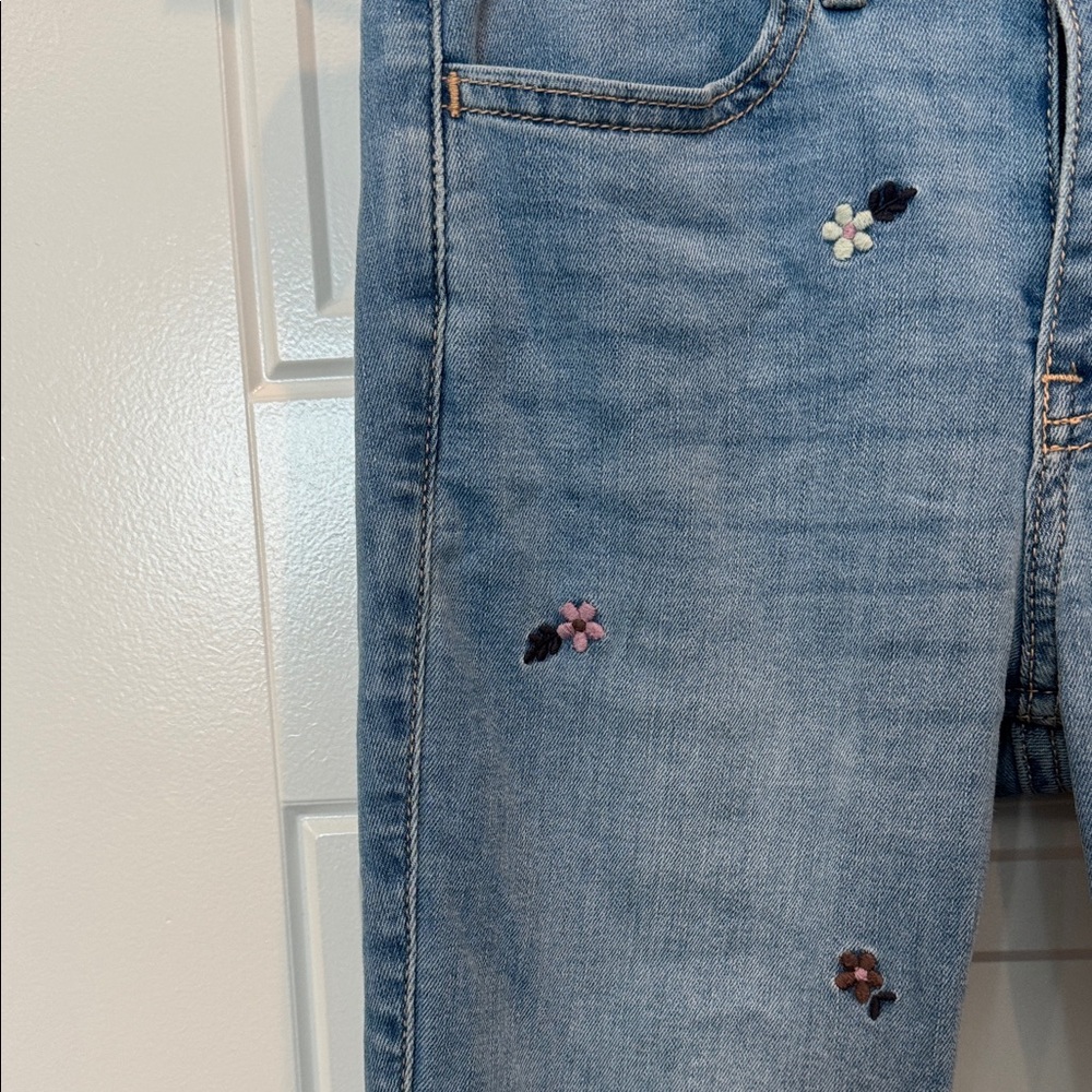 Abercrombie Kids Light Blue Embroidered Jeans - Picture 3 of 8